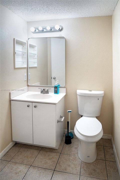 待售: $185,000 (2 贝兹, 1 浴室, 1035 平方英尺)