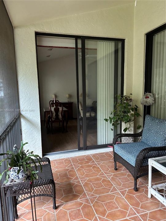 En Venta: $272,000 (2 camas, 2 baños, 0 Pies cuadrados)