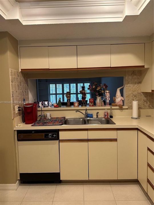 En Venta: $272,000 (2 camas, 2 baños, 0 Pies cuadrados)