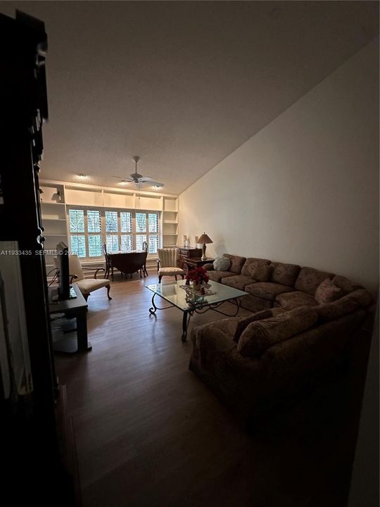 En Venta: $272,000 (2 camas, 2 baños, 0 Pies cuadrados)