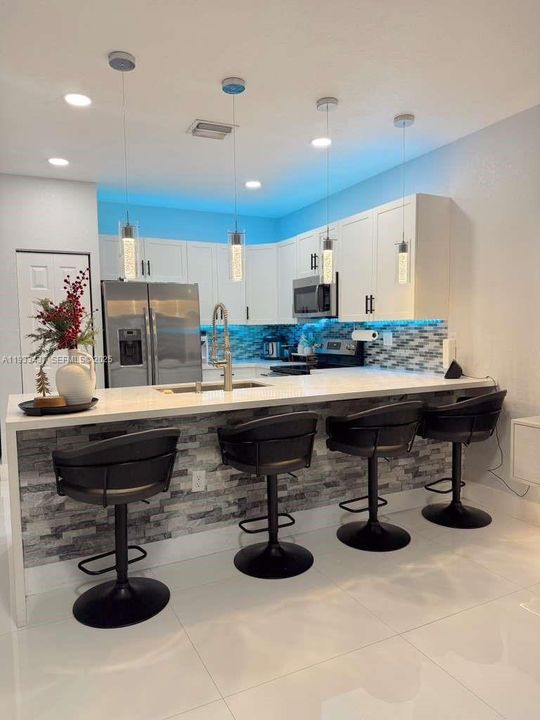 For Rent: $3,500 (3 beds, 2 baths, 1540 Square Feet)