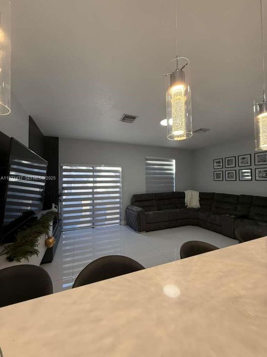 For Rent: $3,500 (3 beds, 2 baths, 1540 Square Feet)