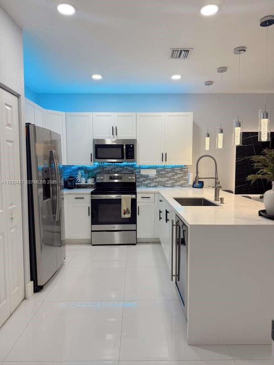 For Rent: $3,500 (3 beds, 2 baths, 1540 Square Feet)