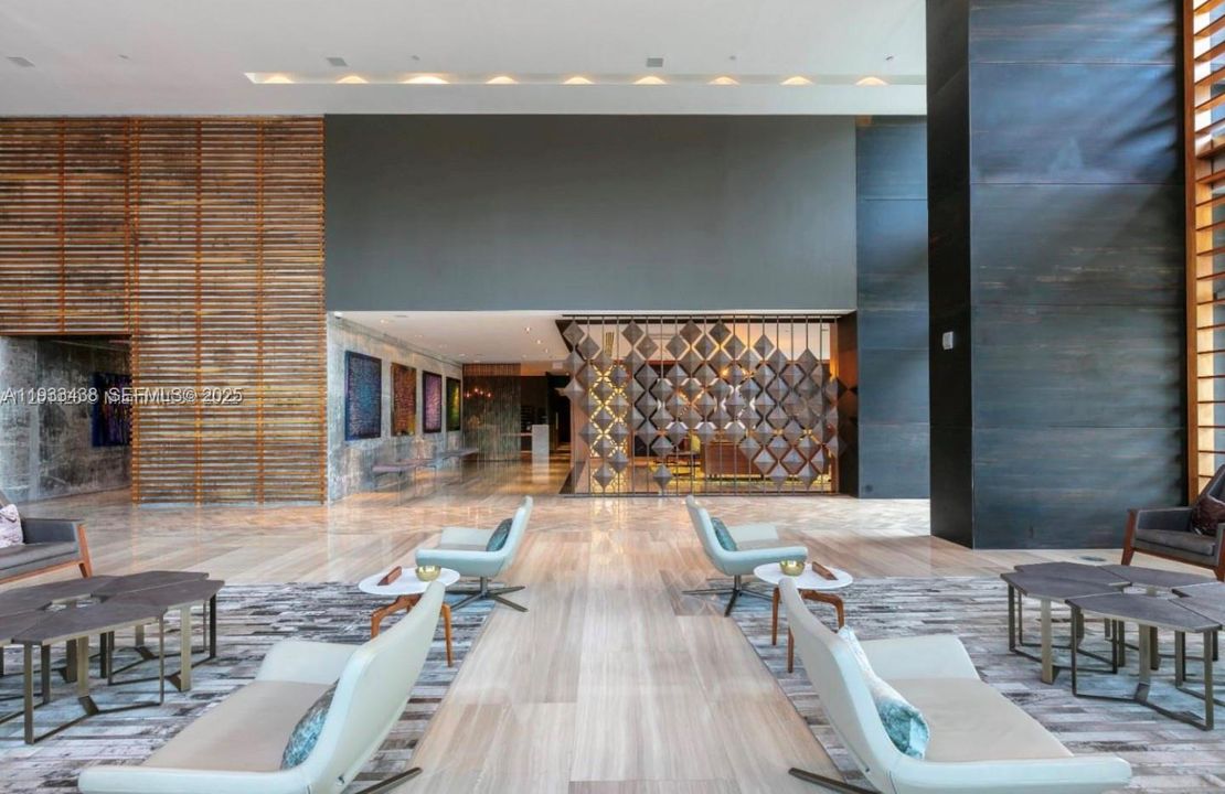 For Rent: $2,900 (1 beds, 1 baths, 588 Square Feet)