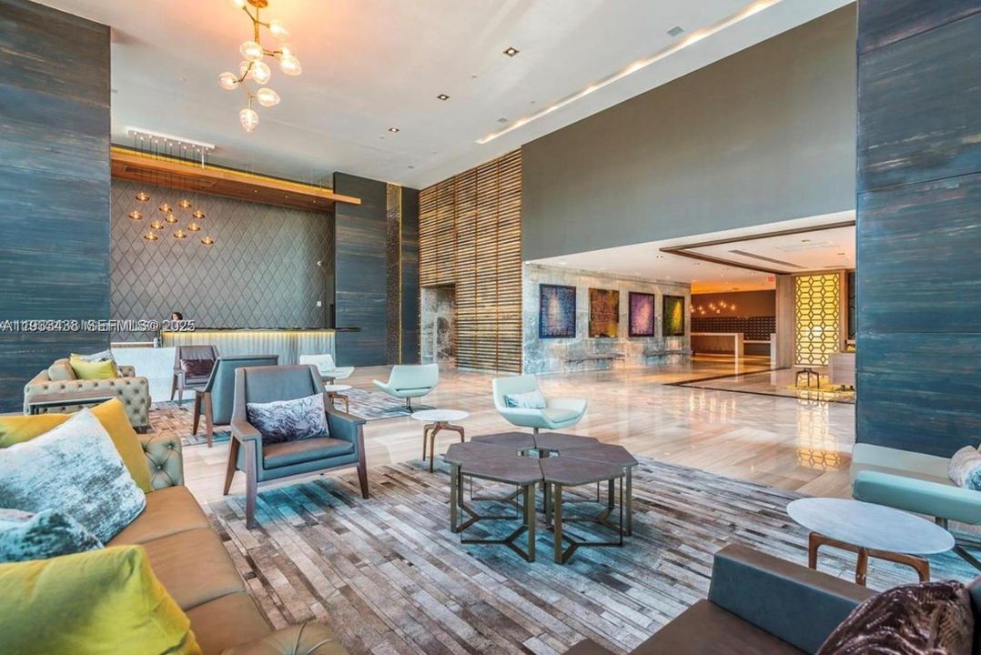 For Rent: $2,900 (1 beds, 1 baths, 588 Square Feet)