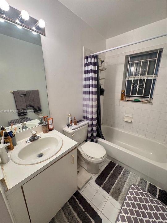 На продажу: $300,000 (3 спален, 2 ванн, 1140 Квадратных фут)