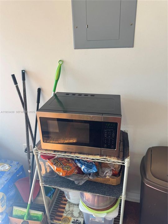 На продажу: $300,000 (3 спален, 2 ванн, 1140 Квадратных фут)