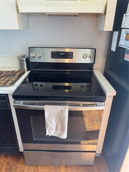 На продажу: $300,000 (3 спален, 2 ванн, 1140 Квадратных фут)