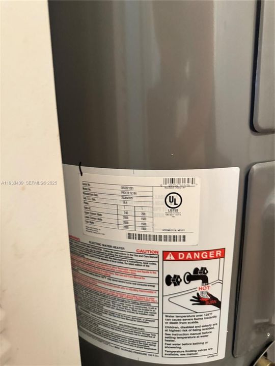 На продажу: $300,000 (3 спален, 2 ванн, 1140 Квадратных фут)