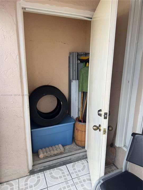 На продажу: $300,000 (3 спален, 2 ванн, 1140 Квадратных фут)