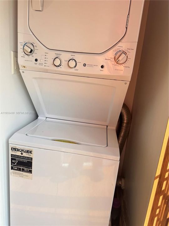 На продажу: $300,000 (3 спален, 2 ванн, 1140 Квадратных фут)