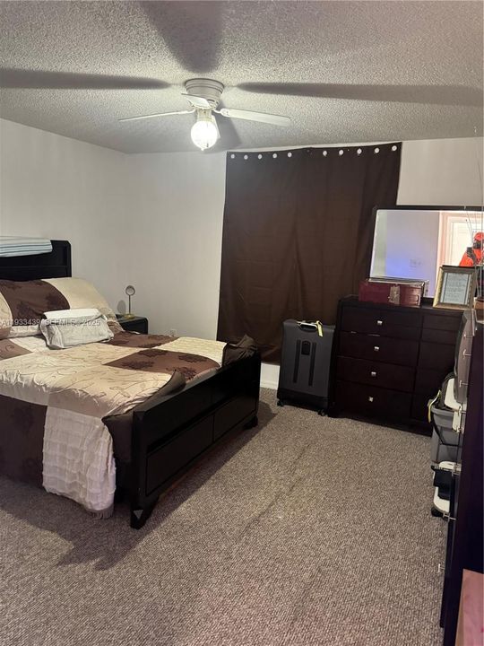 На продажу: $300,000 (3 спален, 2 ванн, 1140 Квадратных фут)