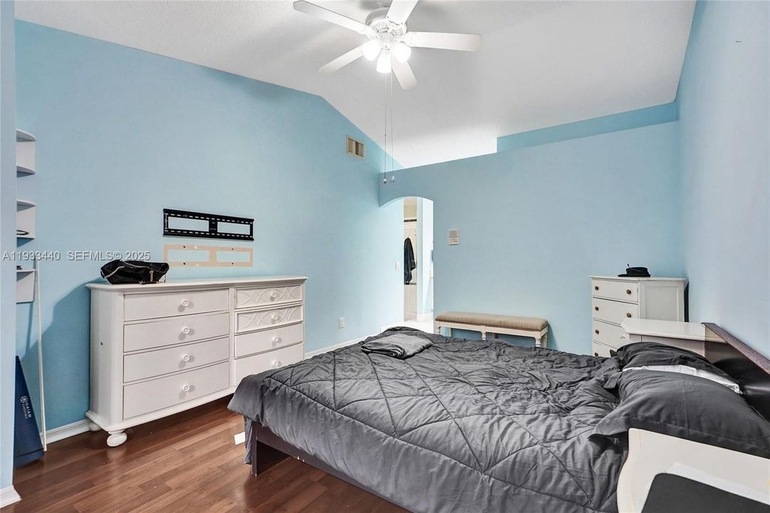 En Renta: $4,500 (3 camas, 2 baños, 2069 Pies cuadrados)