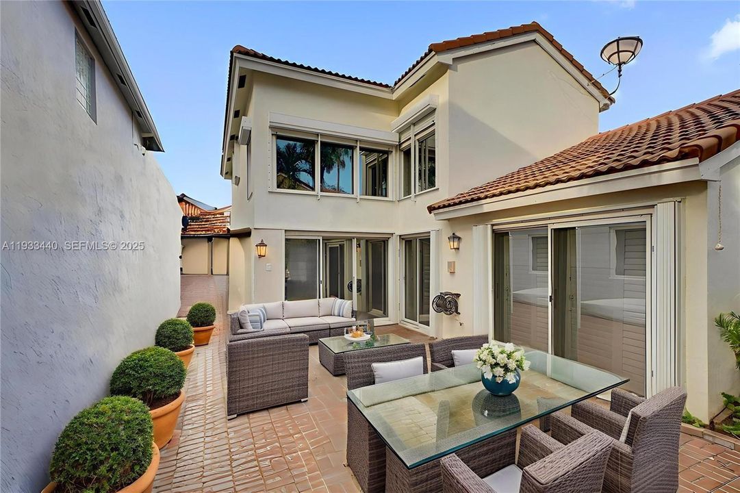 En Renta: $4,500 (3 camas, 2 baños, 2069 Pies cuadrados)