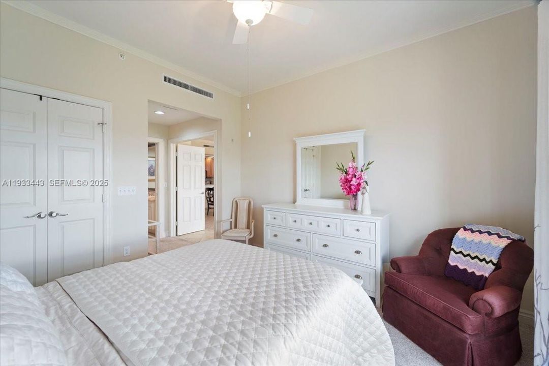 En Venta: $299,999 (2 camas, 2 baños, 1249 Pies cuadrados)