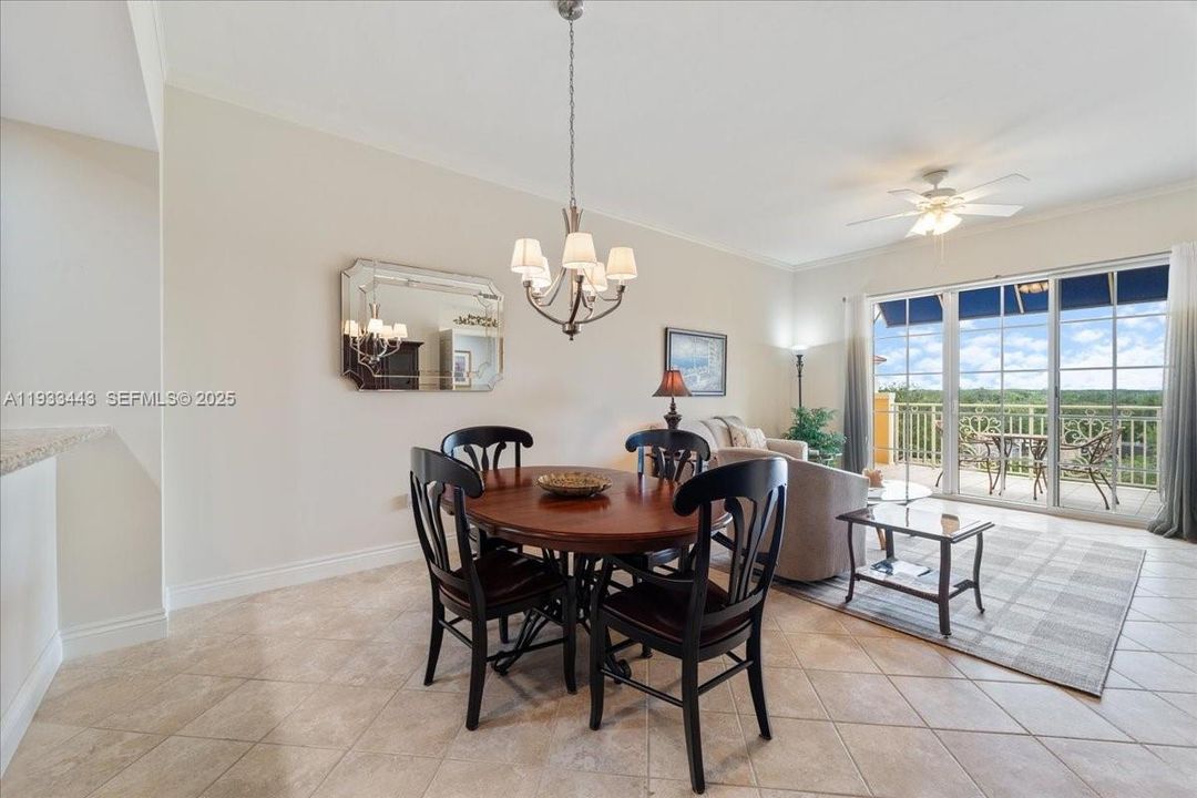 En Venta: $299,999 (2 camas, 2 baños, 1249 Pies cuadrados)