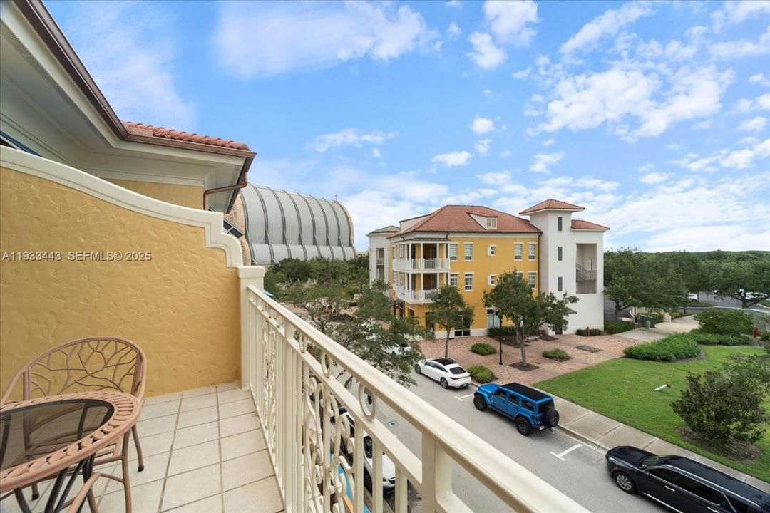 En Venta: $299,999 (2 camas, 2 baños, 1249 Pies cuadrados)