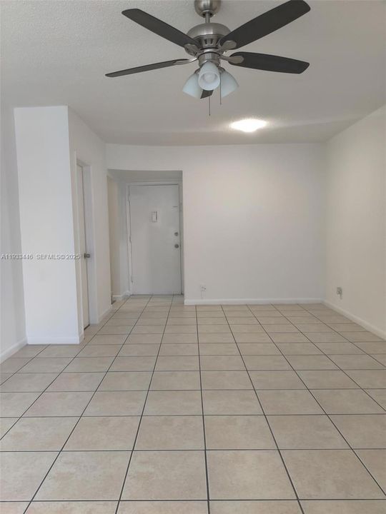 En Renta: $1,400 (1 camas, 1 baños, 101513 Pies cuadrados)