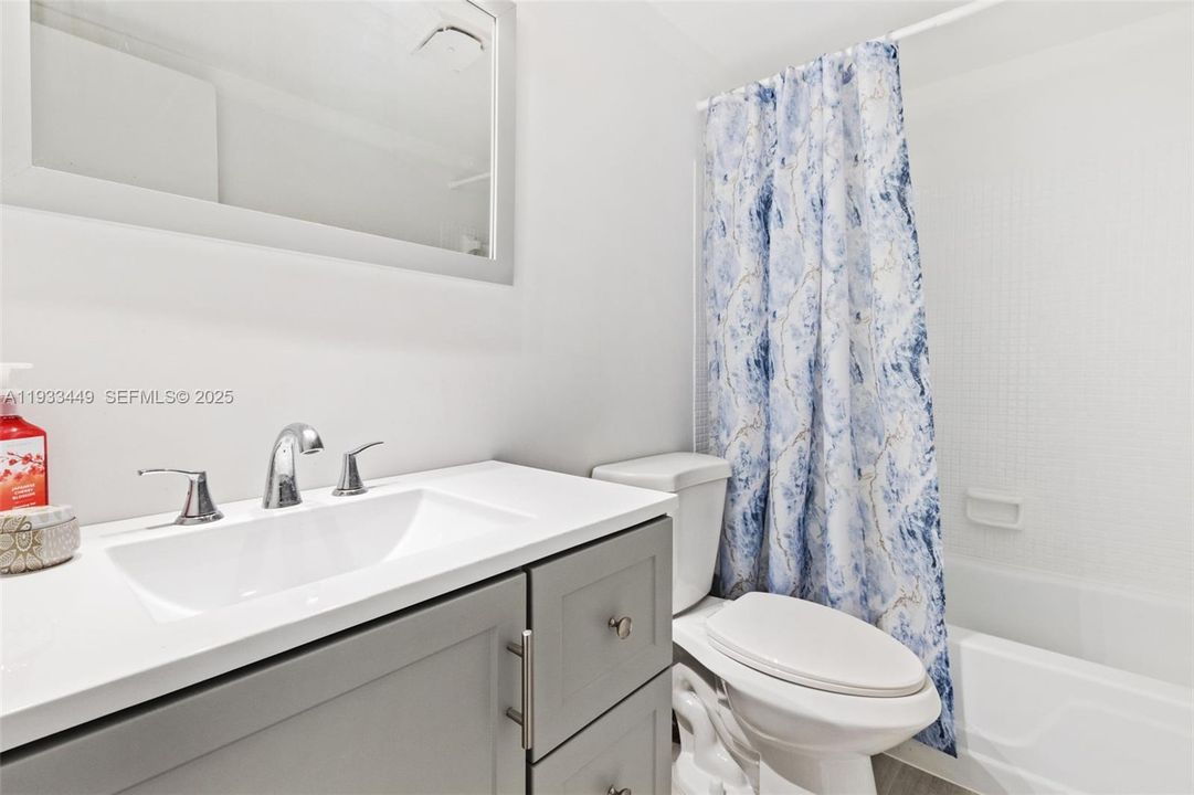 En Venta: $138,900 (2 camas, 2 baños, 990 Pies cuadrados)