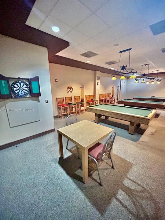 For Sale: $138,900 (2 beds, 2 baths, 990 Square Feet)