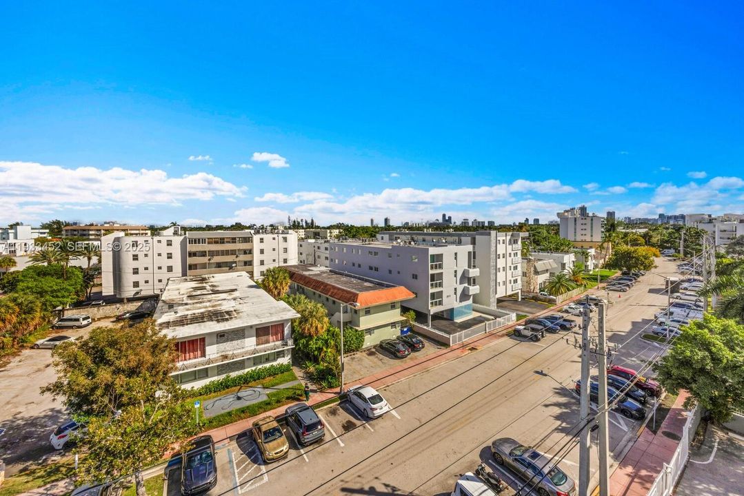 En Venta: $349,000 (2 camas, 2 baños, 1100 Pies cuadrados)