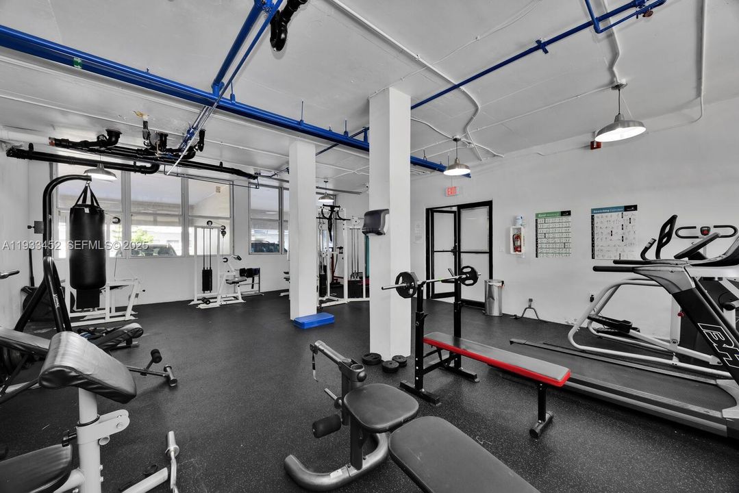 En Venta: $349,000 (2 camas, 2 baños, 1100 Pies cuadrados)