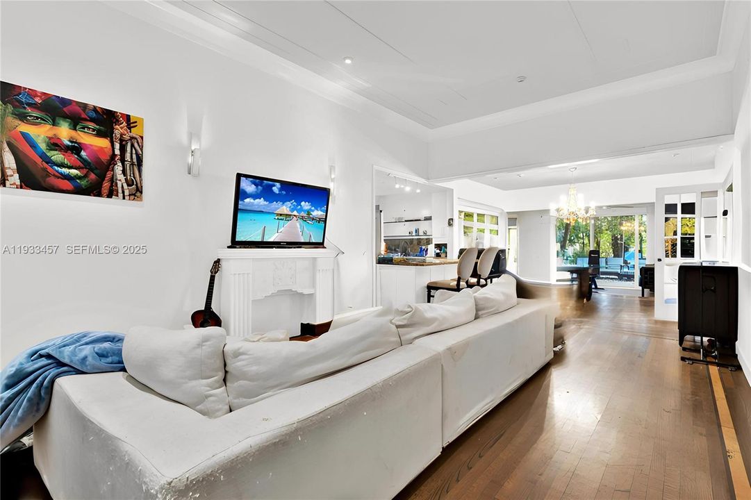 Active With Contract: $1,700,000 (3 beds, 3 baths, 1618 Square Feet)