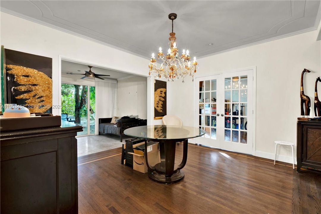 Active With Contract: $1,700,000 (3 beds, 3 baths, 1618 Square Feet)