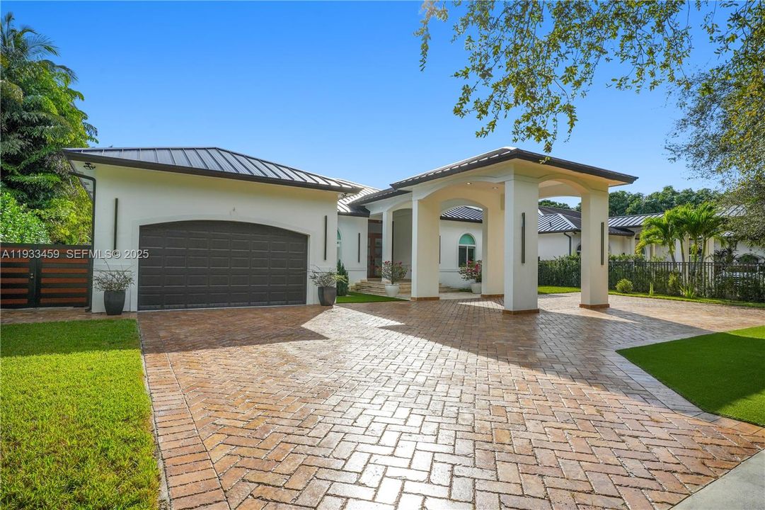 For Rent: $15,000 (5 beds, 5 baths, 3430 Square Feet)