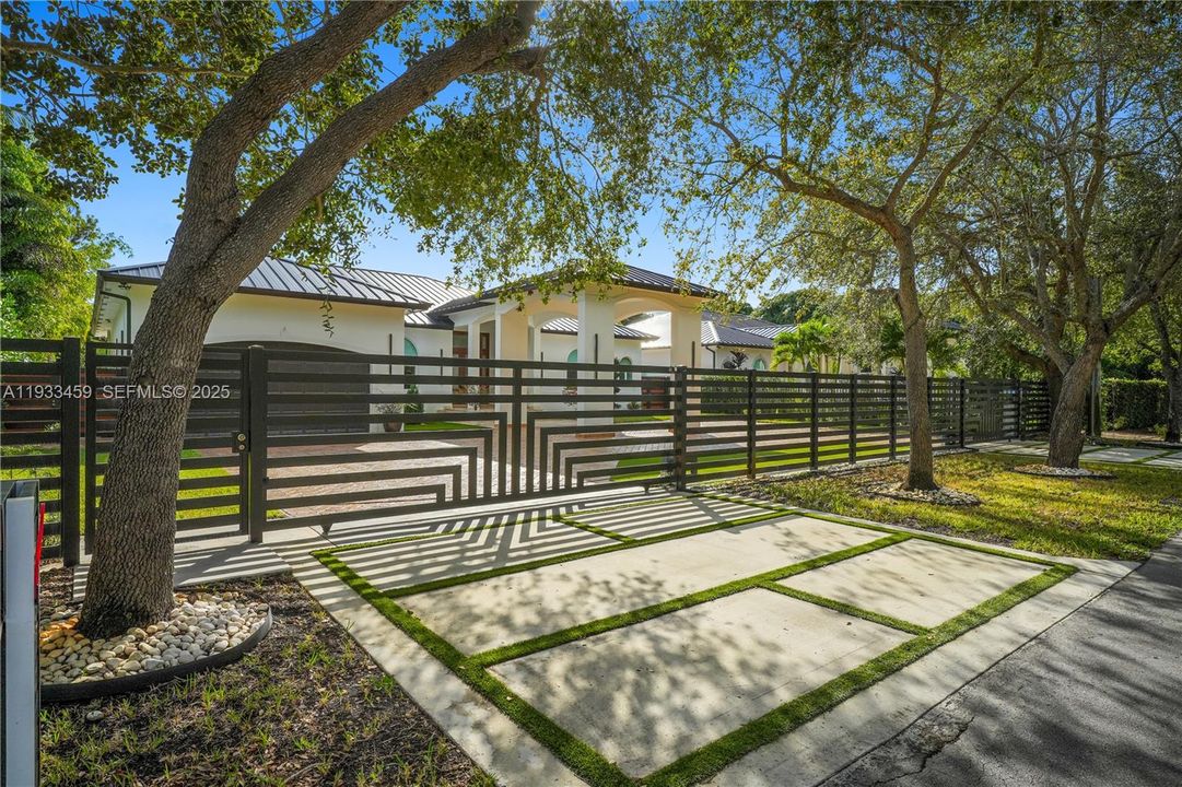 For Rent: $15,000 (5 beds, 5 baths, 3430 Square Feet)