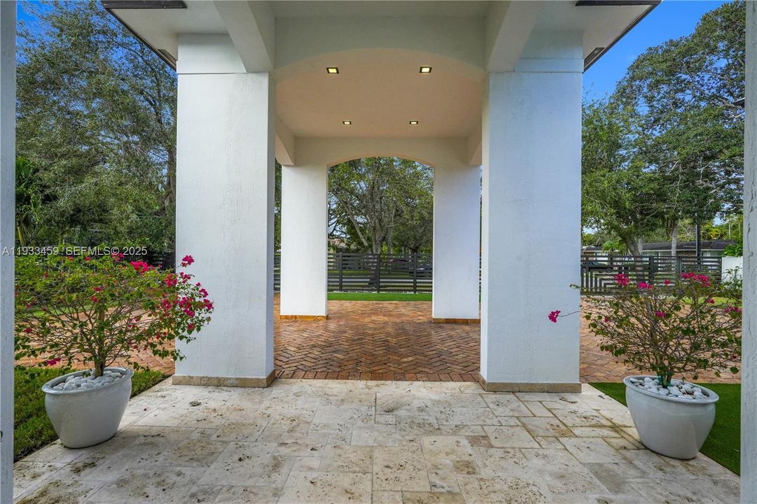 For Rent: $15,000 (5 beds, 5 baths, 3430 Square Feet)