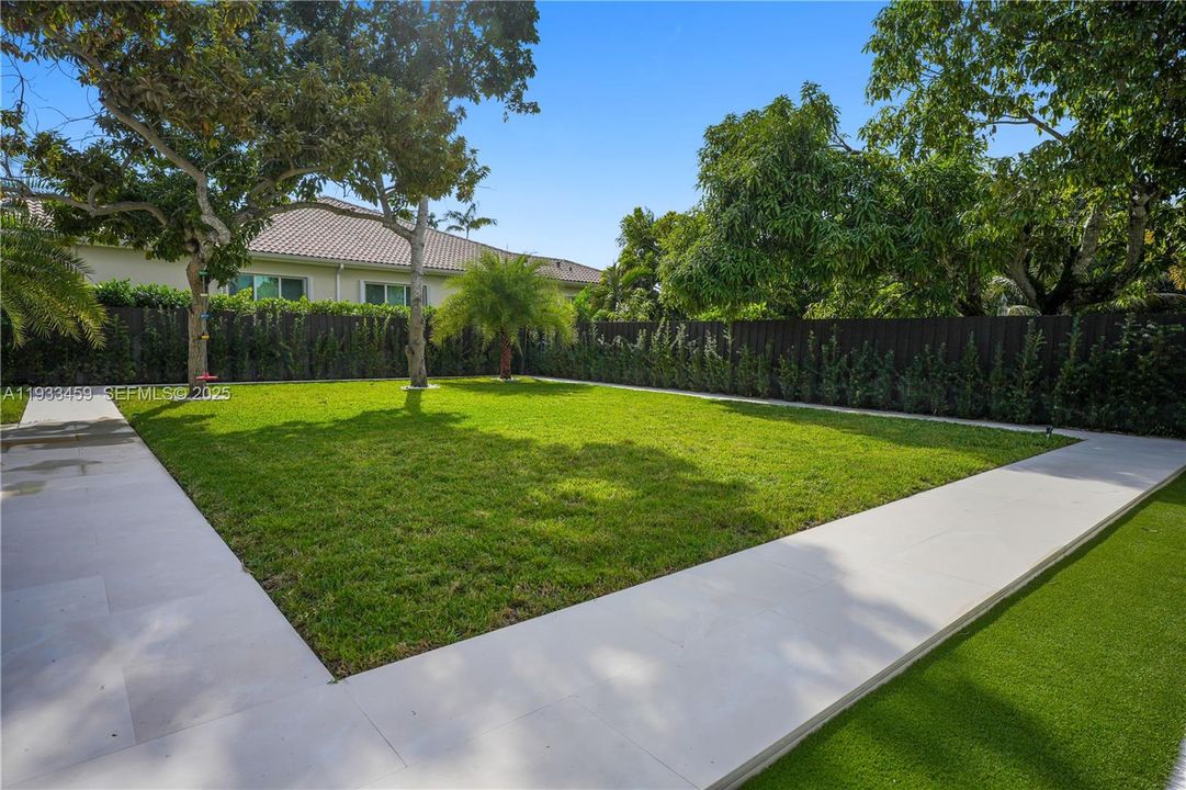 For Rent: $15,000 (5 beds, 5 baths, 3430 Square Feet)