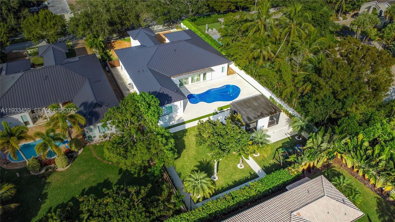 For Rent: $15,000 (5 beds, 5 baths, 3430 Square Feet)