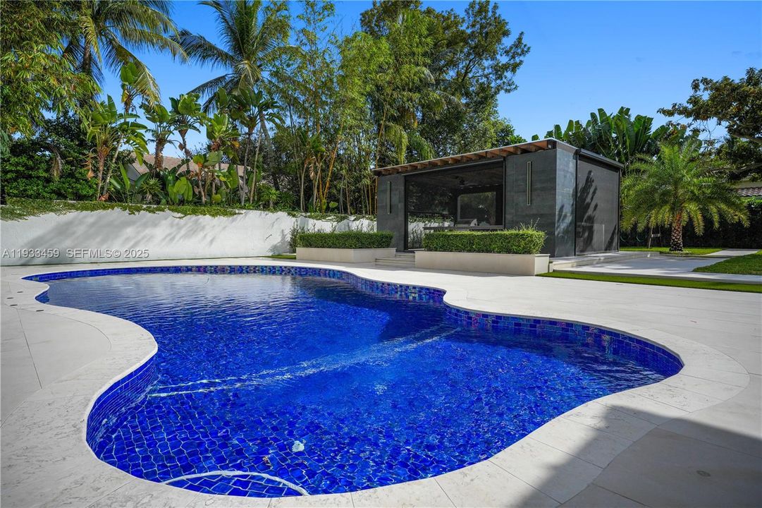 For Rent: $15,000 (5 beds, 5 baths, 3430 Square Feet)