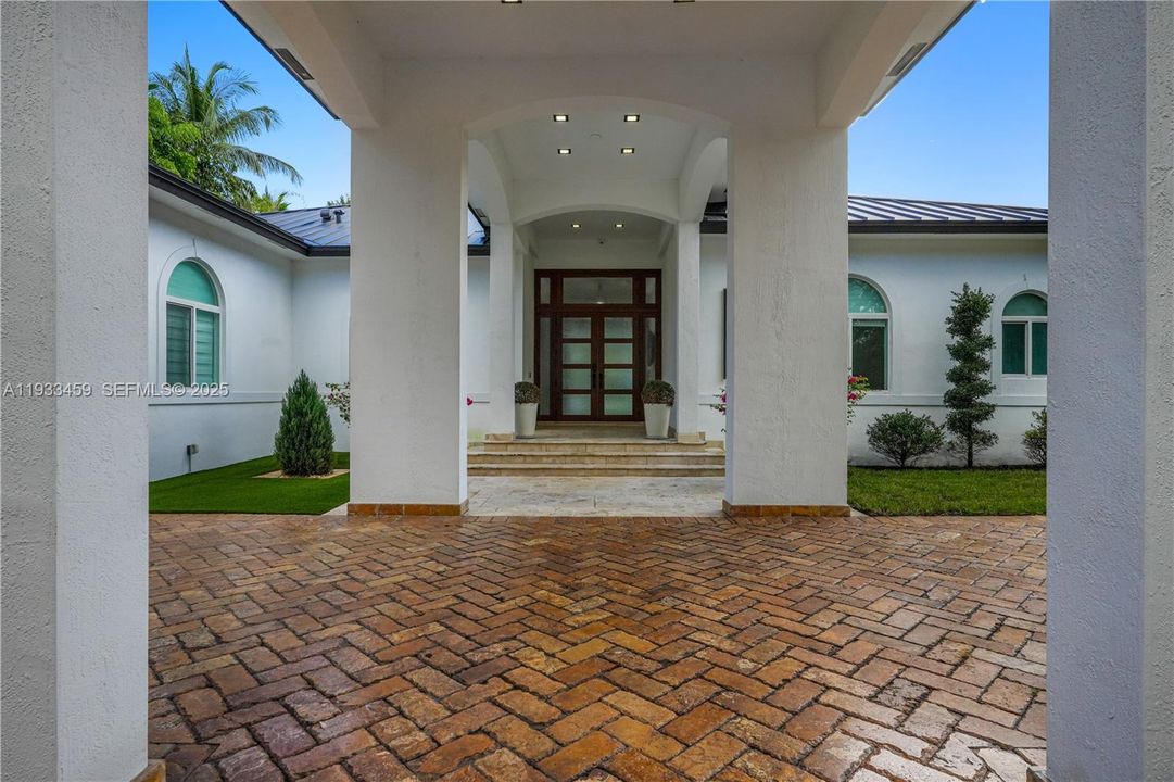 For Rent: $15,000 (5 beds, 5 baths, 3430 Square Feet)