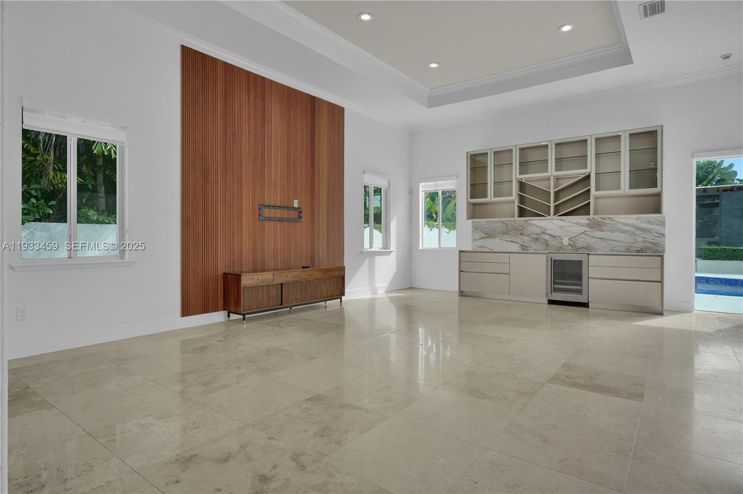 For Rent: $15,000 (5 beds, 5 baths, 3430 Square Feet)