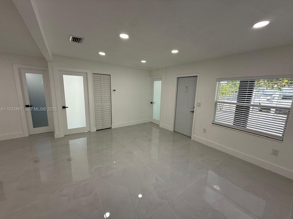 На продажу: $549,900 (3 спален, 2 ванн, 1272 Квадратных фут)