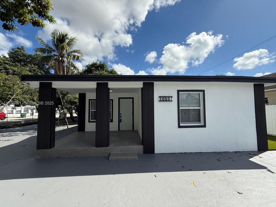 На продажу: $549,900 (3 спален, 2 ванн, 1272 Квадратных фут)