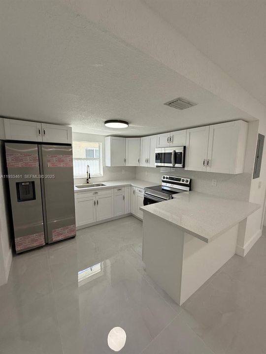 На продажу: $549,900 (3 спален, 2 ванн, 1272 Квадратных фут)