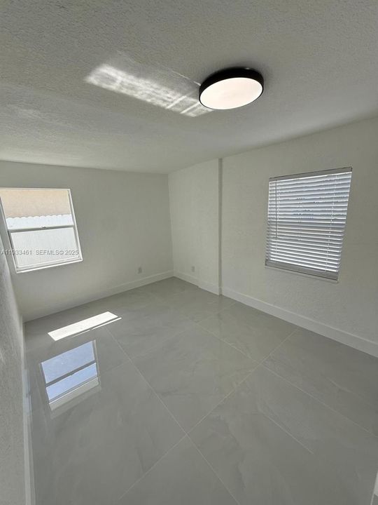 На продажу: $549,900 (3 спален, 2 ванн, 1272 Квадратных фут)