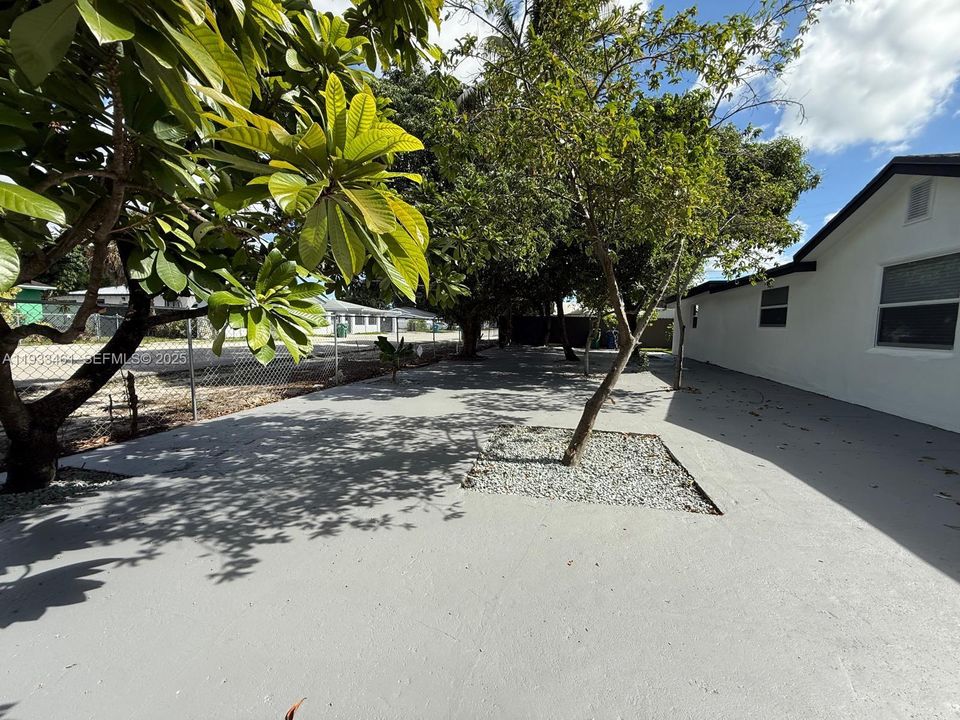 На продажу: $549,900 (3 спален, 2 ванн, 1272 Квадратных фут)