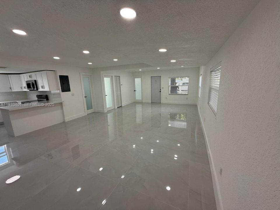 На продажу: $549,900 (3 спален, 2 ванн, 1272 Квадратных фут)