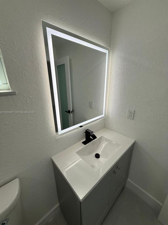 На продажу: $549,900 (3 спален, 2 ванн, 1272 Квадратных фут)