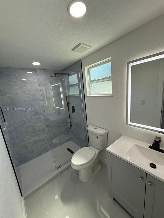 На продажу: $549,900 (3 спален, 2 ванн, 1272 Квадратных фут)