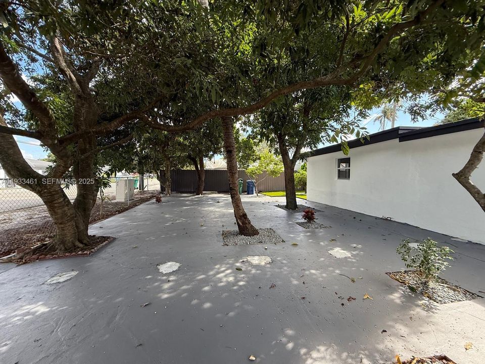 На продажу: $549,900 (3 спален, 2 ванн, 1272 Квадратных фут)