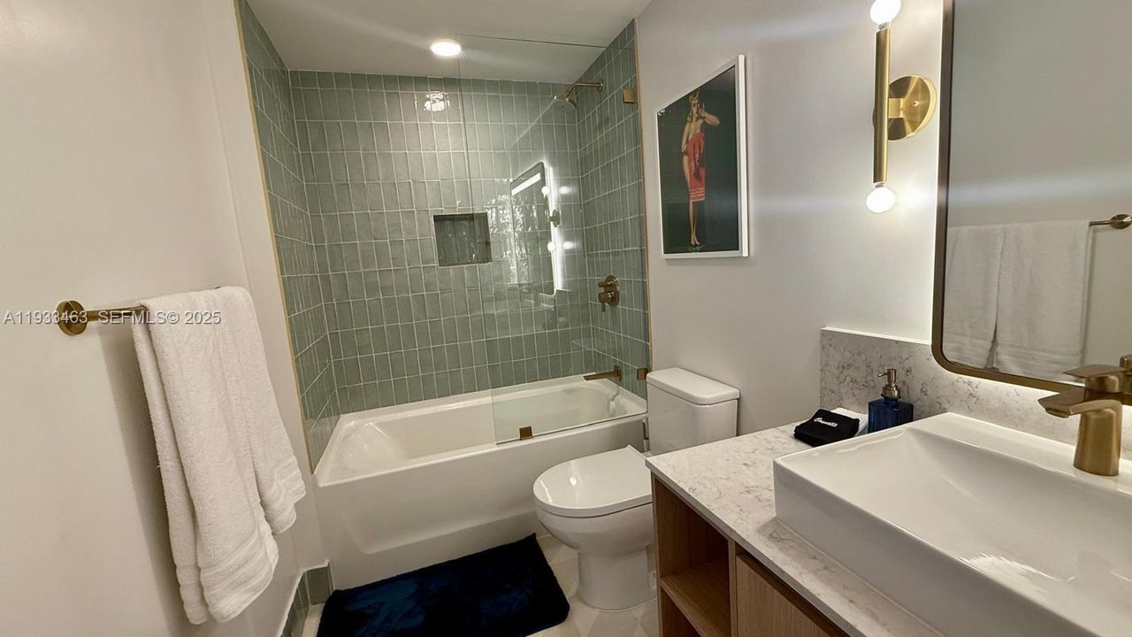 For Sale: $460,000 (0 beds, 1 baths, 367 Square Feet)