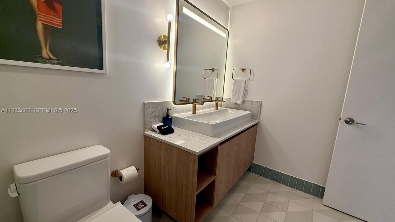 For Sale: $460,000 (0 beds, 1 baths, 367 Square Feet)