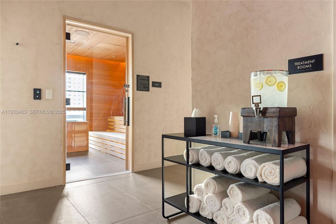 For Sale: $460,000 (0 beds, 1 baths, 367 Square Feet)