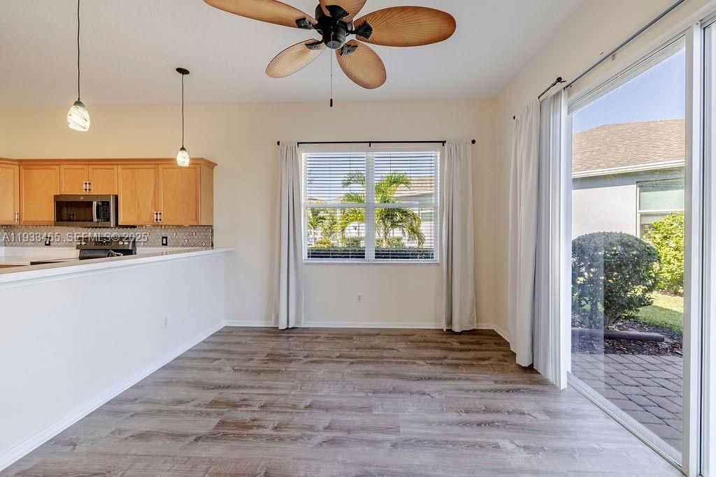 For Rent: $2,200 (3 beds, 2 baths, 1517 Square Feet)