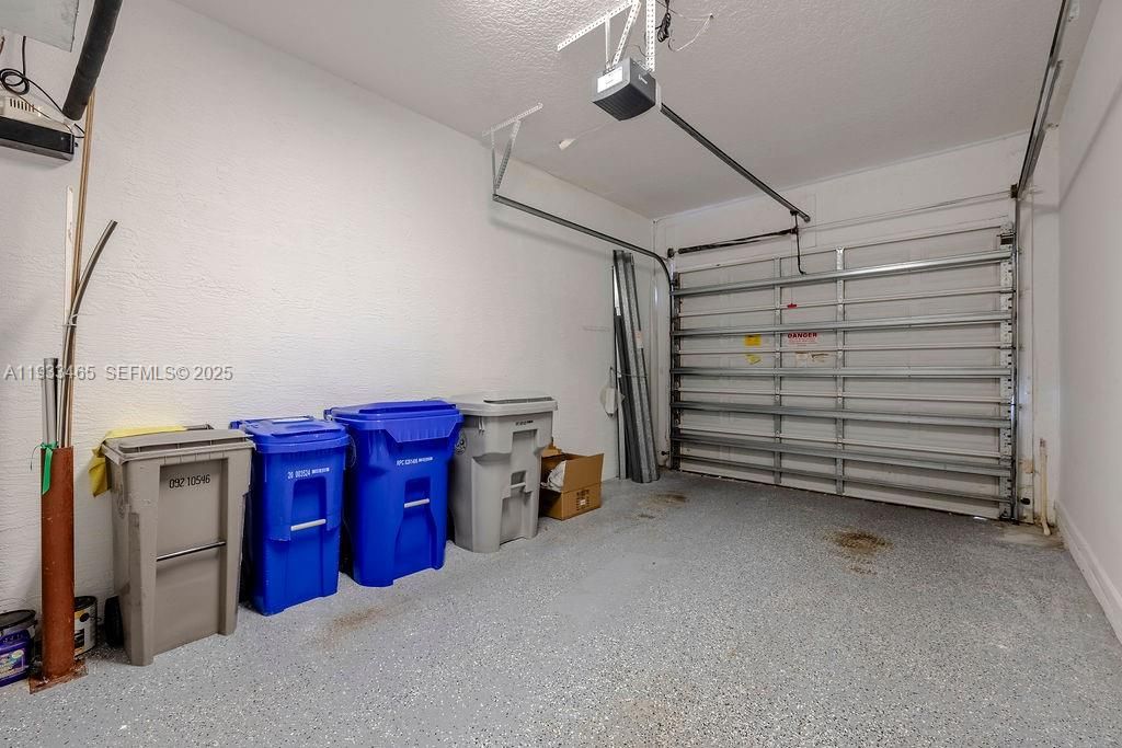 For Rent: $2,200 (3 beds, 2 baths, 1517 Square Feet)